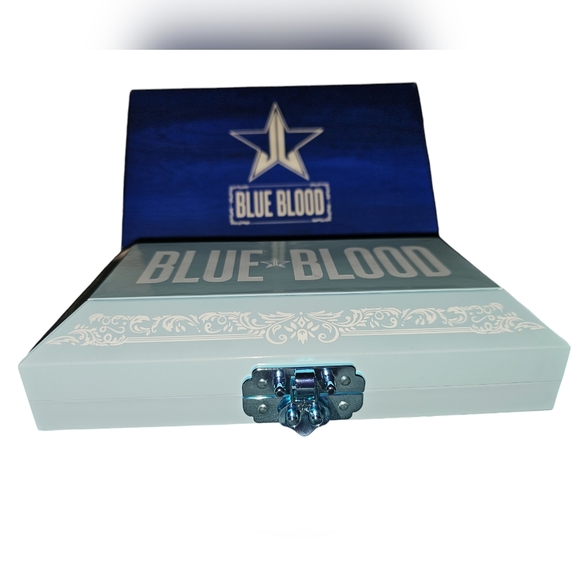 NEW W/ BOX Jeffree Star Cosmetics Large Blue Blood Eyeshadow Palette (18 Shades) - Picture 4 of 6